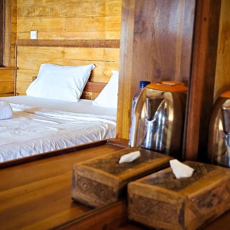 Hotel Malibu Huts à Semaya Extérieur photo