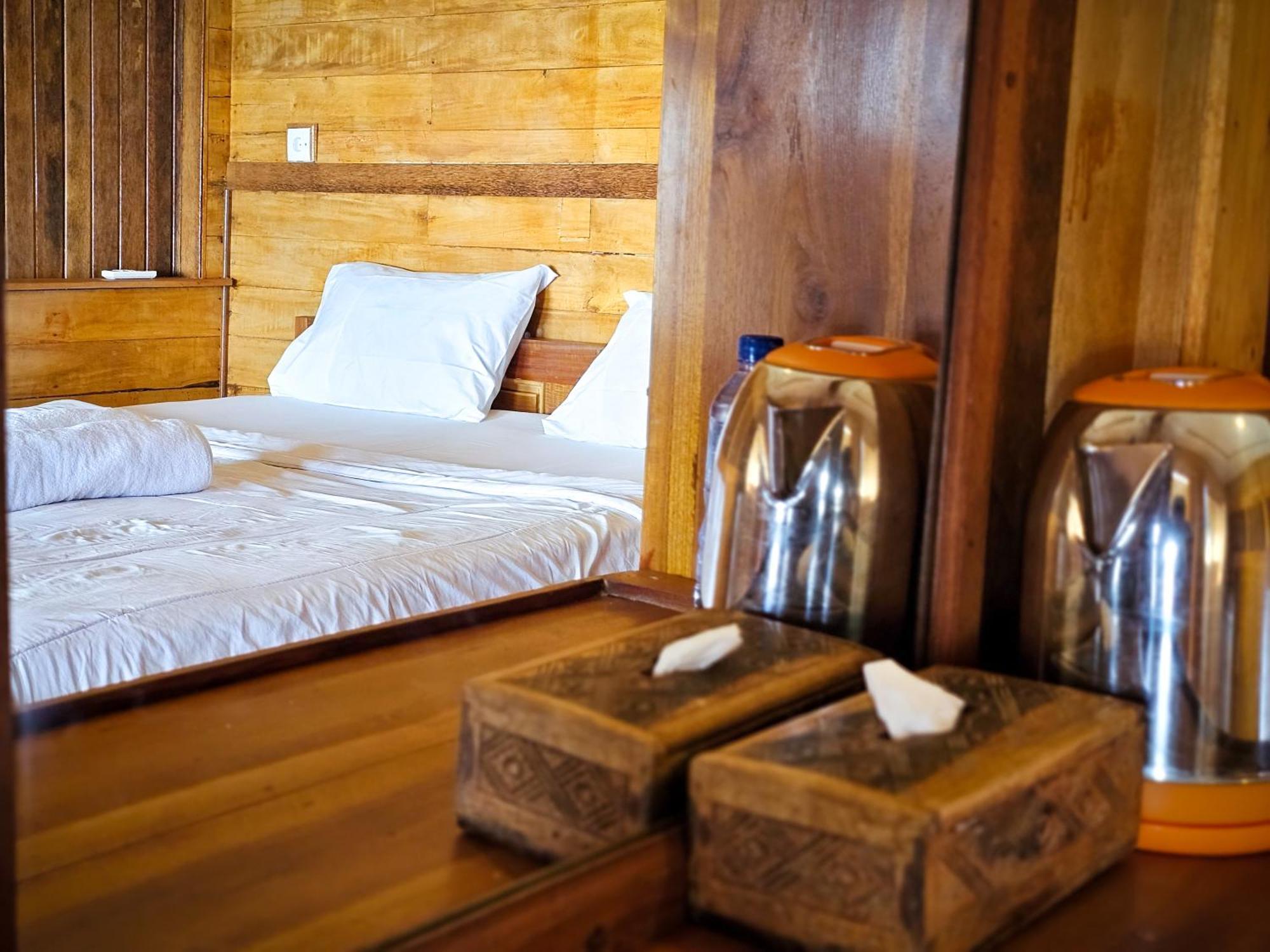 Hotel Malibu Huts à Semaya Extérieur photo